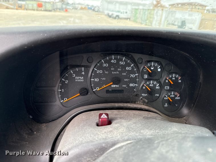 image for item EP2597 2004 GMC C7500 flatbed truck