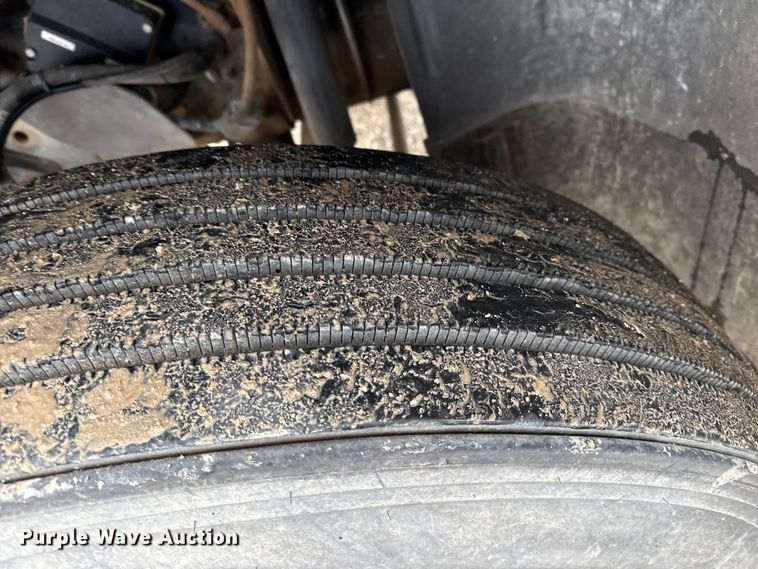 image for item EP2597 2004 GMC C7500 flatbed truck