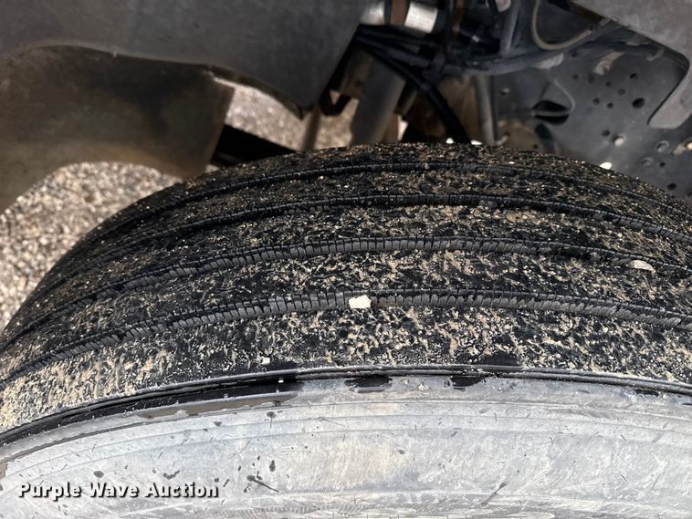 image for item EP2597 2004 GMC C7500 flatbed truck