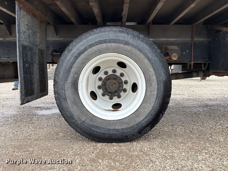 image for item EP2597 2004 GMC C7500 flatbed truck