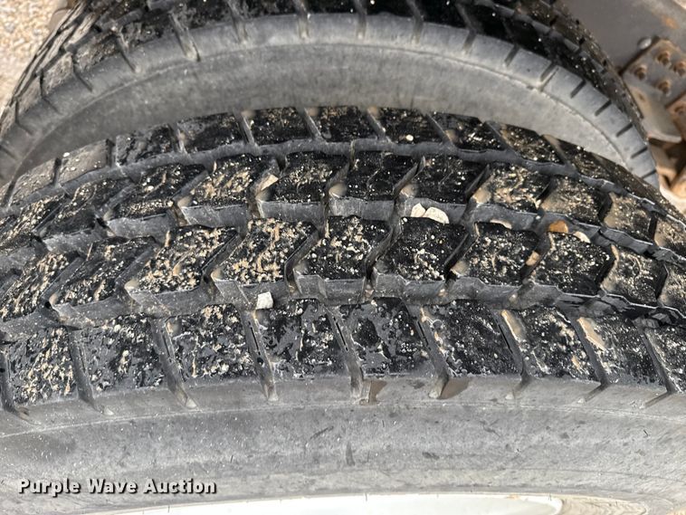 image for item EP2597 2004 GMC C7500 flatbed truck