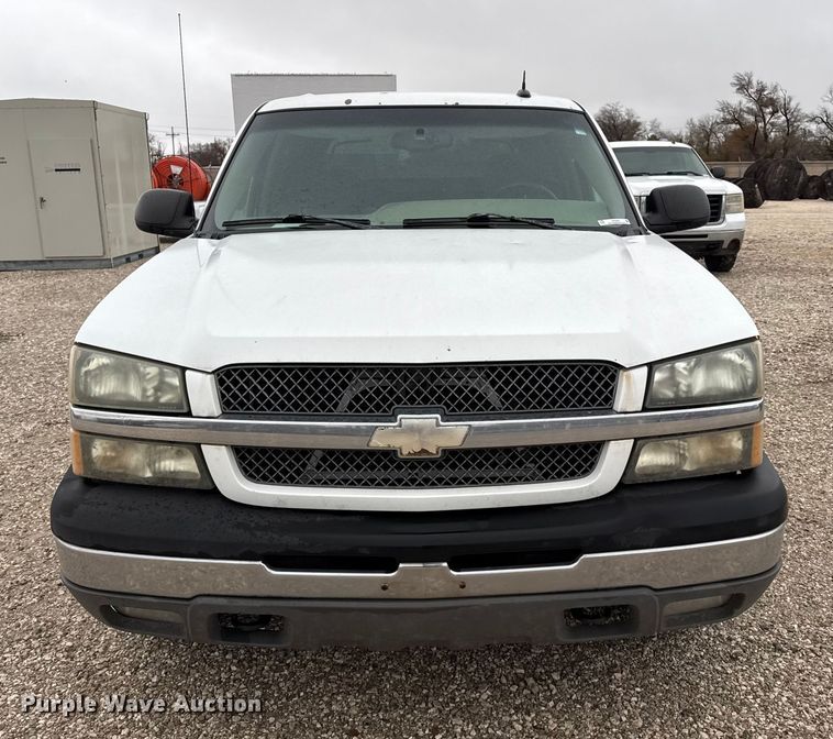 image for item EP2603 2004 Chevrolet Avalanche pickup truck