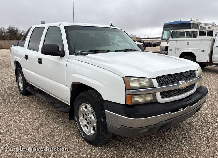 image for item EP2603 2004 Chevrolet Avalanche pickup truck