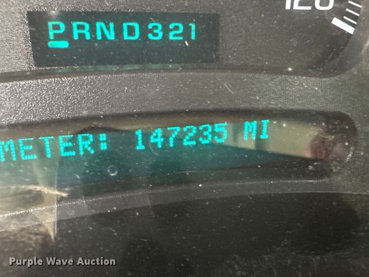 image for item EP2603 2004 Chevrolet Avalanche pickup truck