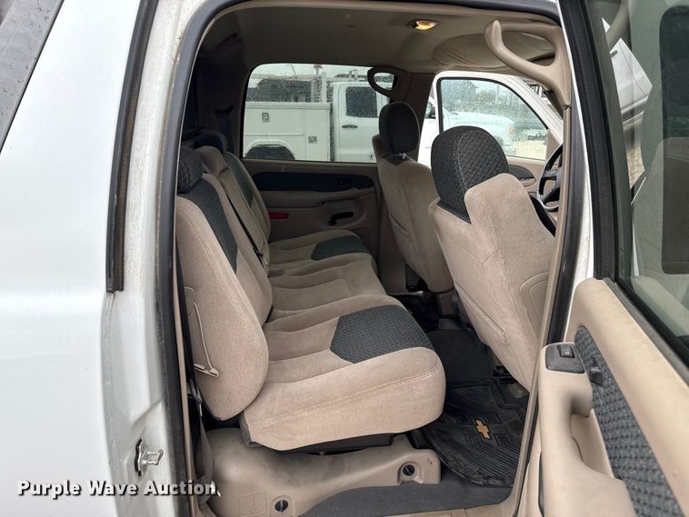 image for item EP2603 2004 Chevrolet Avalanche pickup truck