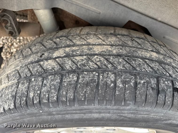 image for item EP2603 2004 Chevrolet Avalanche pickup truck