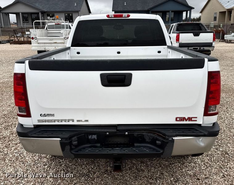 image for item EP2604 2010 GMC Sierra 2500HD Ext. Cab pickup truck