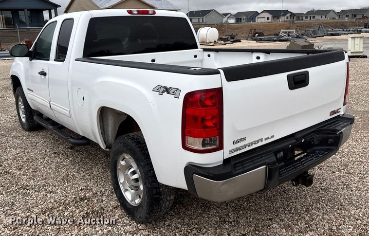 image for item EP2604 2010 GMC Sierra 2500HD Ext. Cab pickup truck