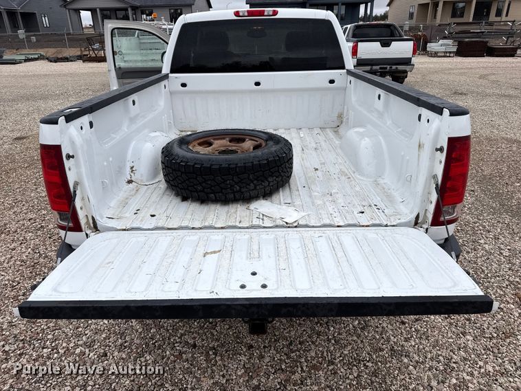 image for item EP2604 2010 GMC Sierra 2500HD Ext. Cab pickup truck