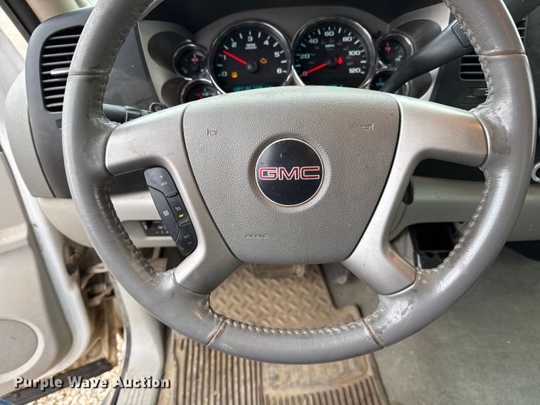 image for item EP2604 2010 GMC Sierra 2500HD Ext. Cab pickup truck