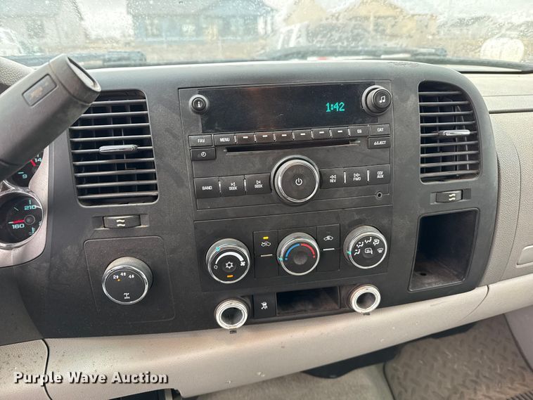 image for item EP2604 2010 GMC Sierra 2500HD Ext. Cab pickup truck