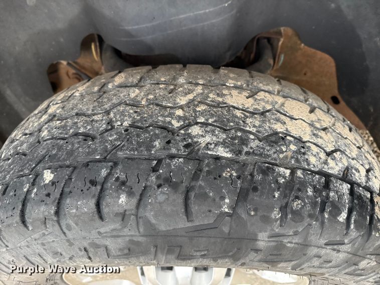 image for item EP2604 2010 GMC Sierra 2500HD Ext. Cab pickup truck