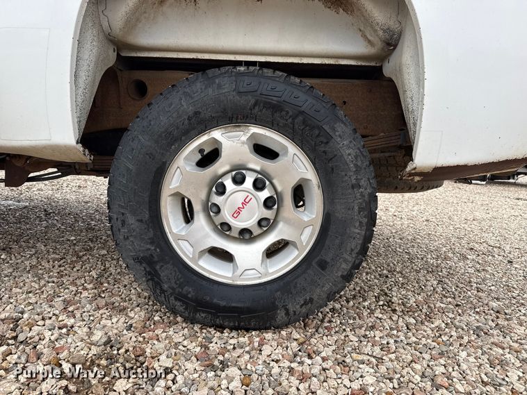 image for item EP2604 2010 GMC Sierra 2500HD Ext. Cab pickup truck