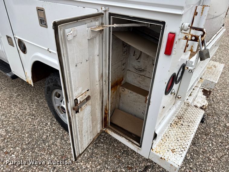 image for item EP2605 2017 GMC Sierra 2500HD Double Cab utility bed pickup truck