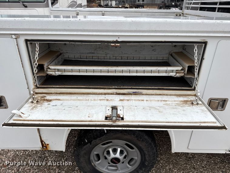 image for item EP2605 2017 GMC Sierra 2500HD Double Cab utility bed pickup truck