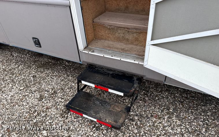 image for item EP2606 1999 Fleetwood Motor Homes RV