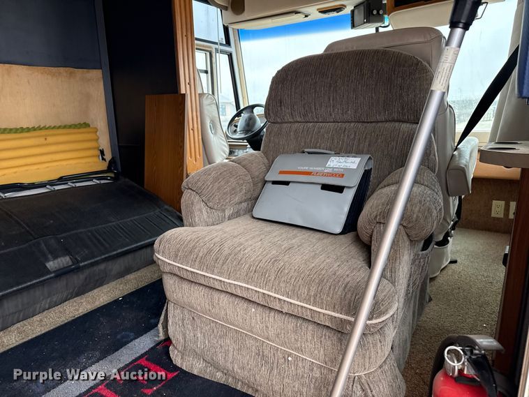 image for item EP2606 1999 Fleetwood Motor Homes RV