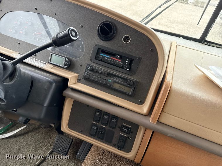 image for item EP2606 1999 Fleetwood Motor Homes RV