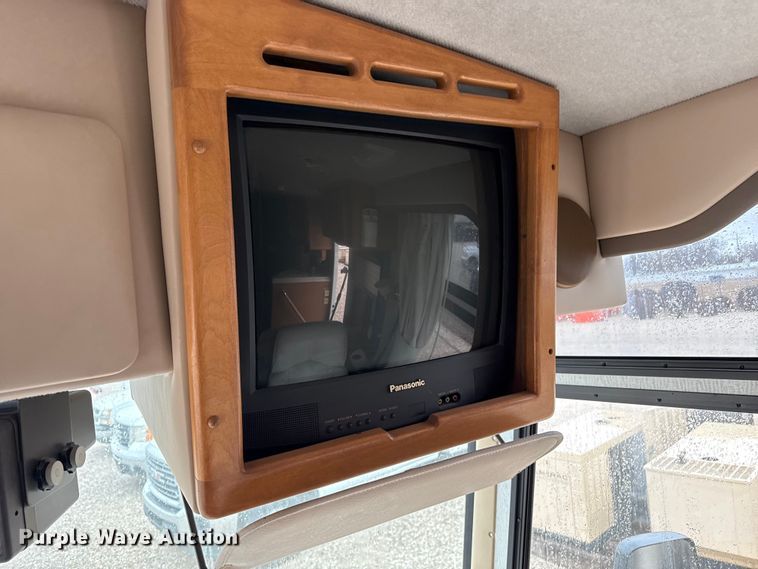 image for item EP2606 1999 Fleetwood Motor Homes RV