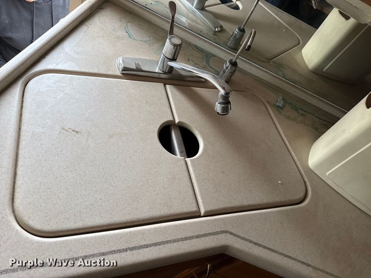 image for item EP2606 1999 Fleetwood Motor Homes RV