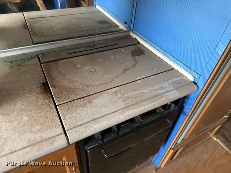 image for item EP2606 1999 Fleetwood Motor Homes RV