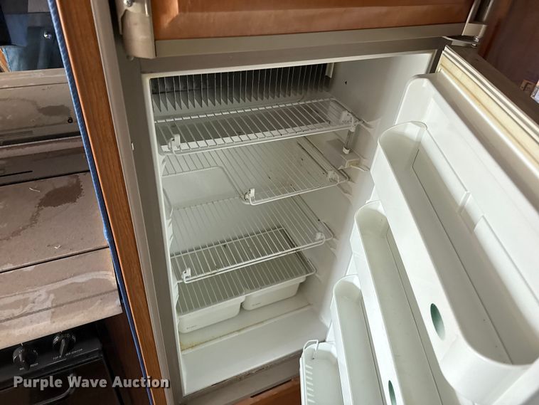 image for item EP2606 1999 Fleetwood Motor Homes RV