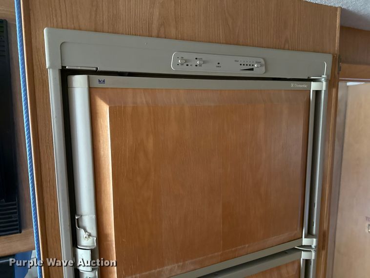 image for item EP2606 1999 Fleetwood Motor Homes RV