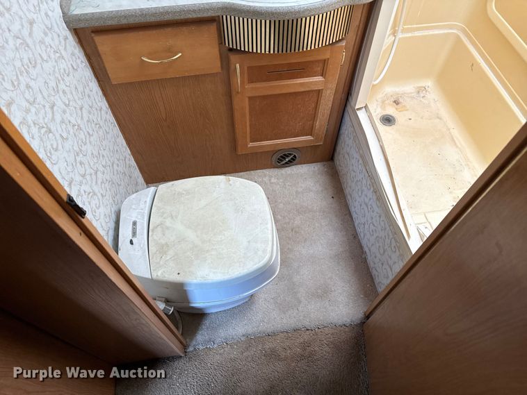 image for item EP2606 1999 Fleetwood Motor Homes RV