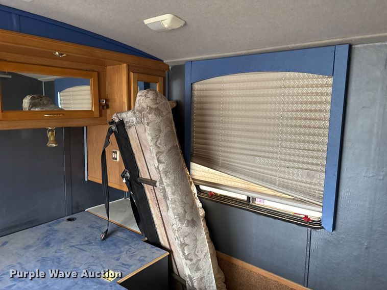 image for item EP2606 1999 Fleetwood Motor Homes RV