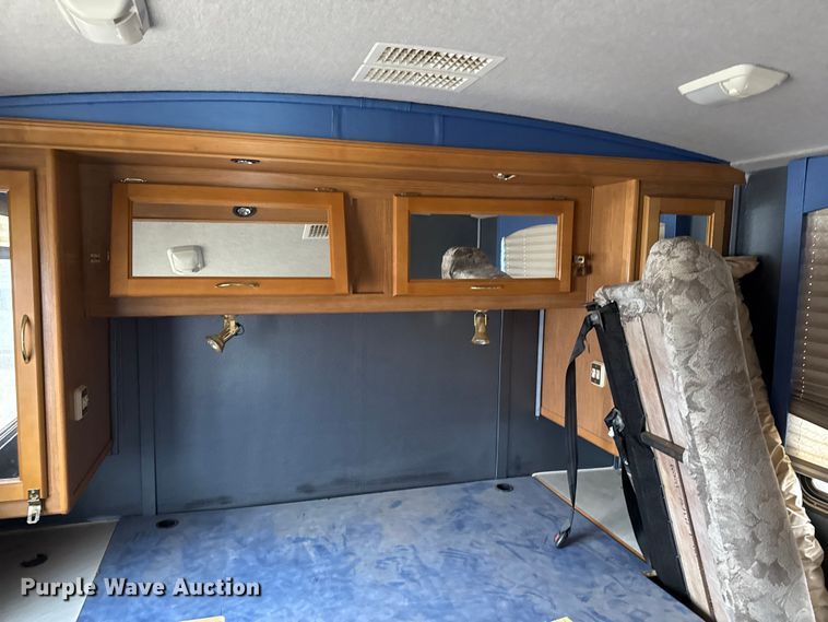 image for item EP2606 1999 Fleetwood Motor Homes RV