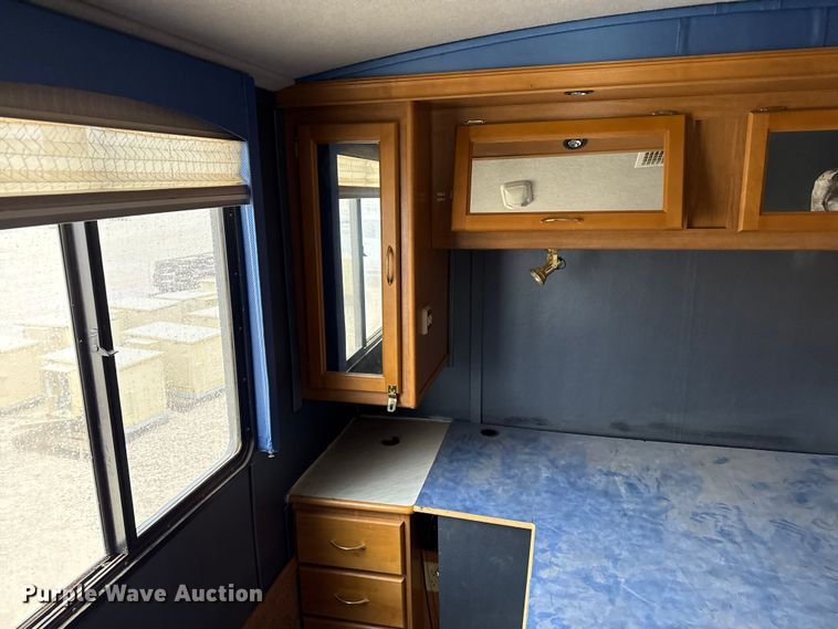 image for item EP2606 1999 Fleetwood Motor Homes RV