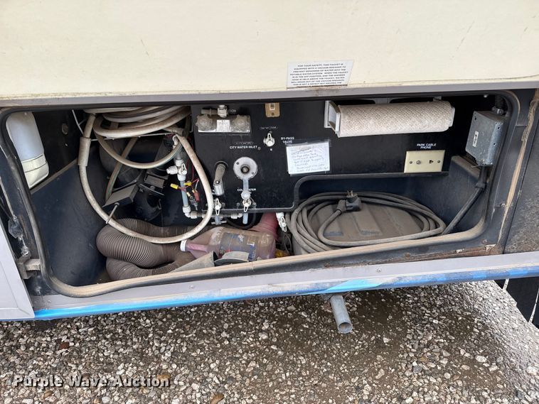 image for item EP2606 1999 Fleetwood Motor Homes RV