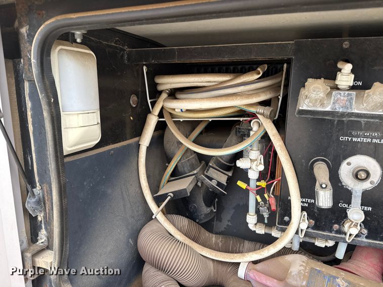 image for item EP2606 1999 Fleetwood Motor Homes RV