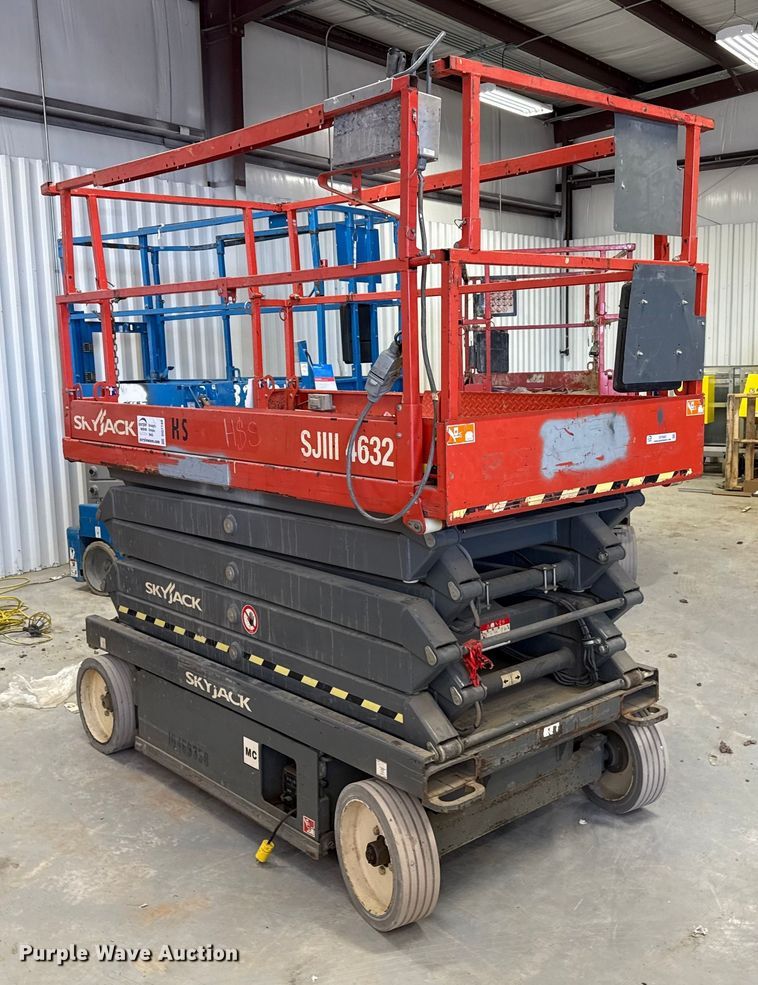 image for item EP2663 Skyjack SJIII 4632 scissor lift