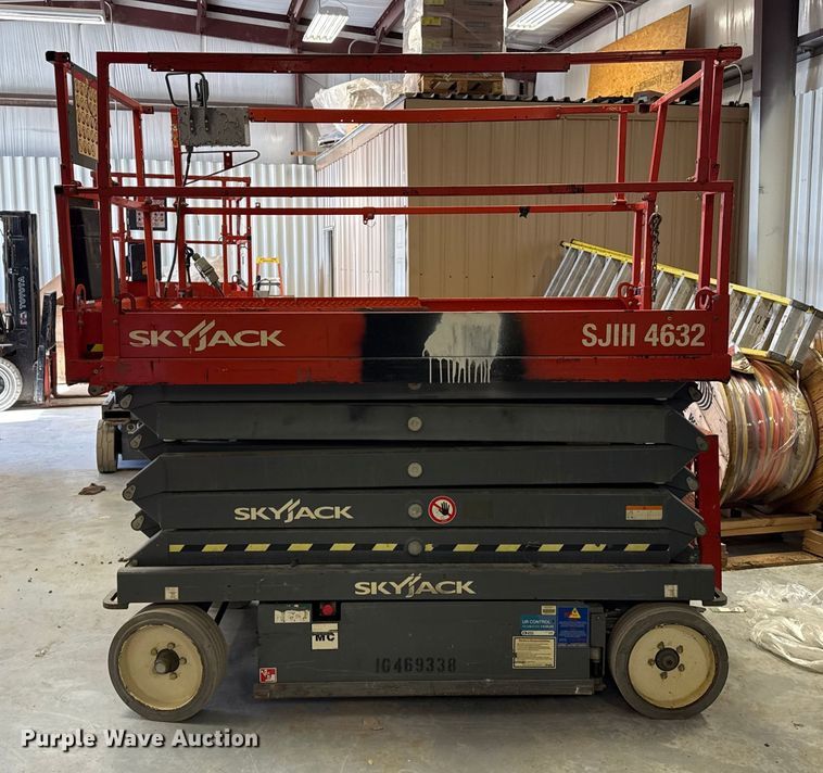 image for item EP2663 Skyjack SJIII 4632 scissor lift