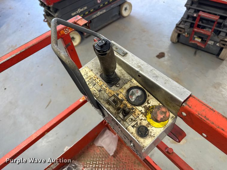 image for item EP2663 Skyjack SJIII 4632 scissor lift