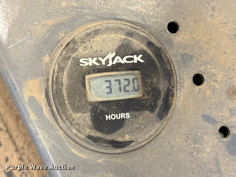 image for item EP2663 Skyjack SJIII 4632 scissor lift