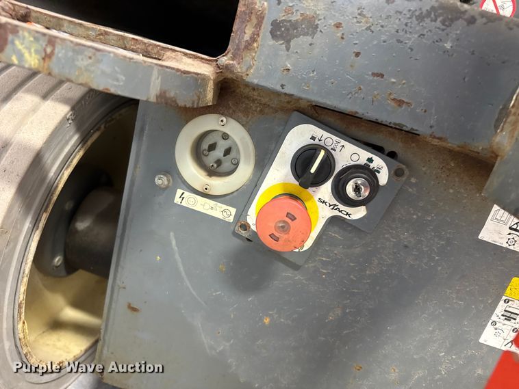 image for item EP2663 Skyjack SJIII 4632 scissor lift