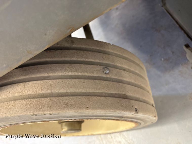 image for item EP2663 Skyjack SJIII 4632 scissor lift