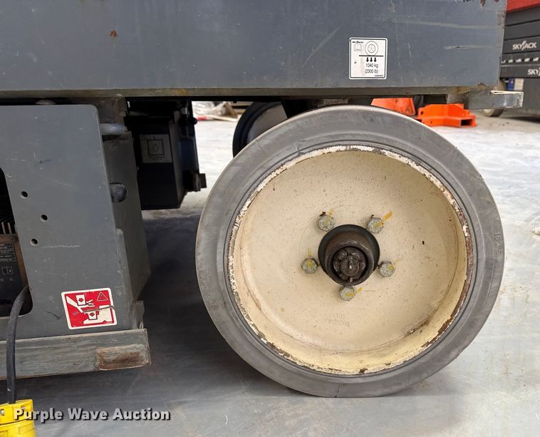 image for item EP2663 Skyjack SJIII 4632 scissor lift