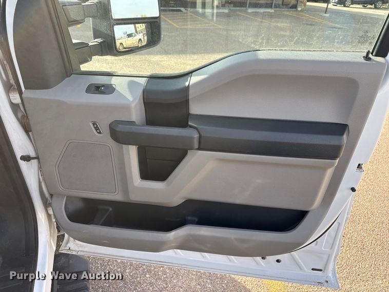 image for item EP2715 2018 Ford F250 Super Duty pickup truck