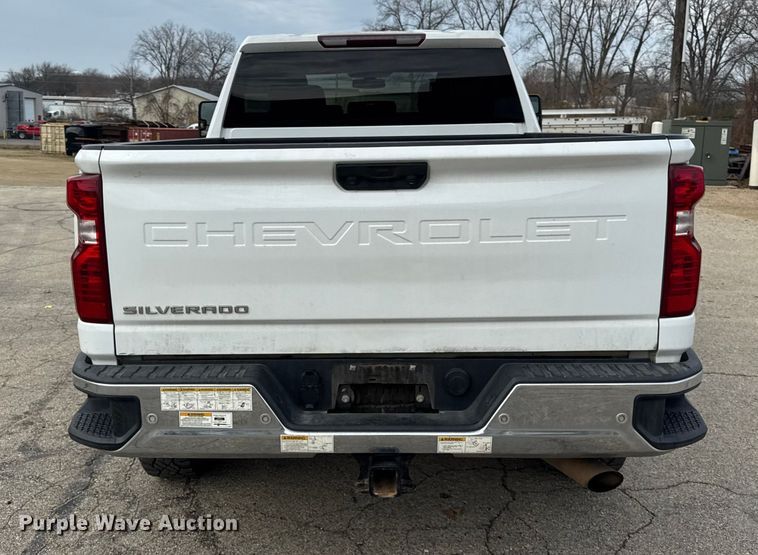 image for item ER0292 2020 Chevrolet Silverado 2500HD Crew Cab pickup truck