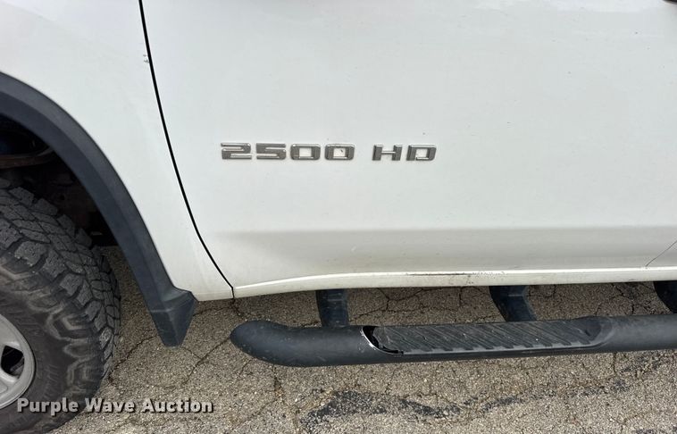 image for item ER0292 2020 Chevrolet Silverado 2500HD Crew Cab pickup truck