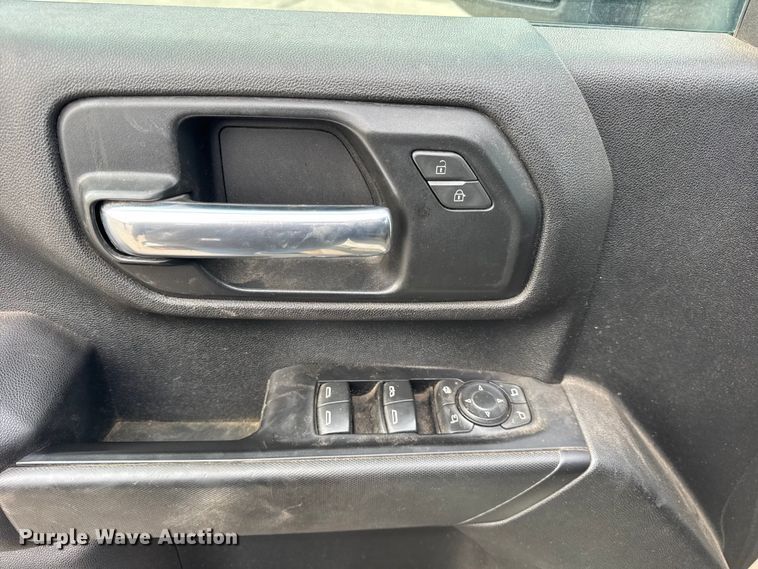 image for item ER0292 2020 Chevrolet Silverado 2500HD Crew Cab pickup truck