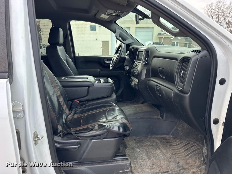 image for item ER0292 2020 Chevrolet Silverado 2500HD Crew Cab pickup truck