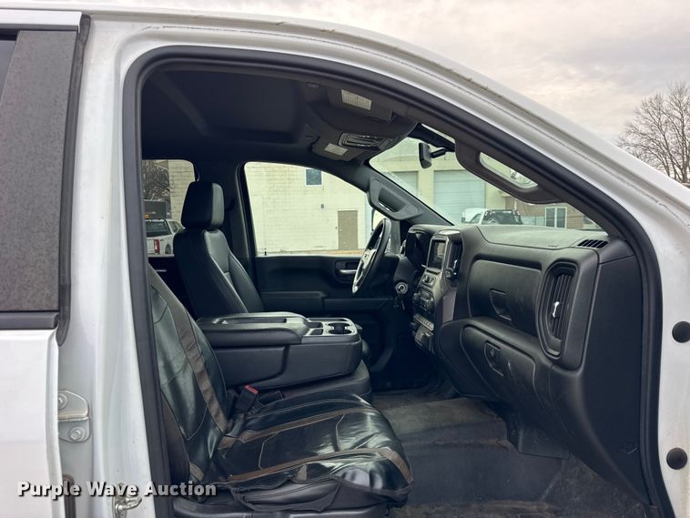 image for item ER0292 2020 Chevrolet Silverado 2500HD Crew Cab pickup truck