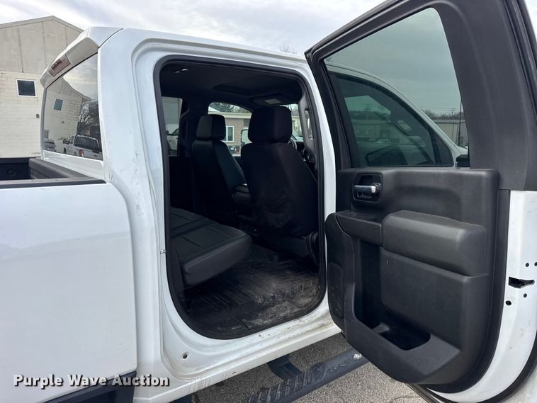 image for item ER0292 2020 Chevrolet Silverado 2500HD Crew Cab pickup truck