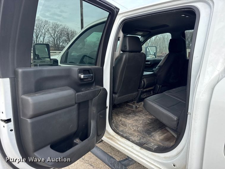 image for item ER0292 2020 Chevrolet Silverado 2500HD Crew Cab pickup truck