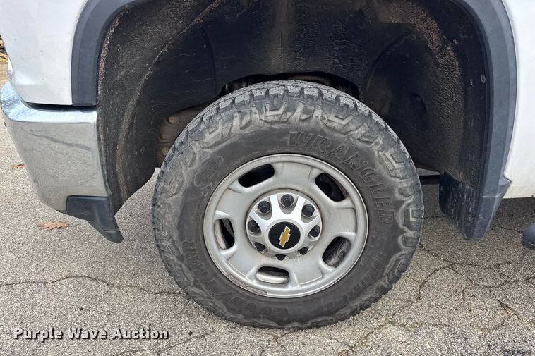 image for item ER0292 2020 Chevrolet Silverado 2500HD Crew Cab pickup truck