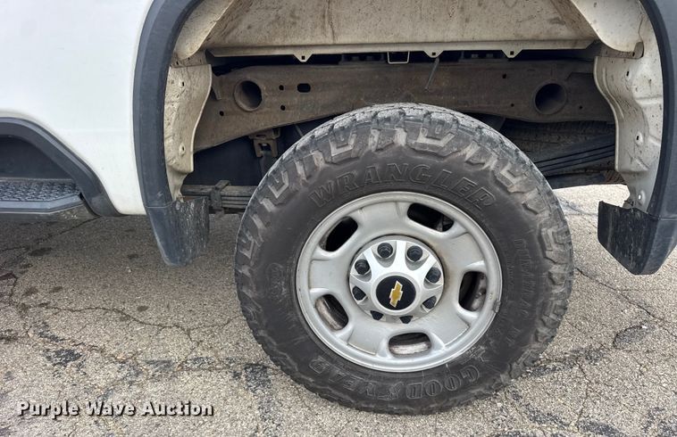 image for item ER0292 2020 Chevrolet Silverado 2500HD Crew Cab pickup truck